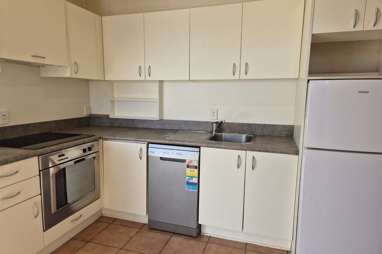 Photo of property in Terrace Tower Apartments, 13d/126 The Terrace, Wellington Central, Wellington, 6011