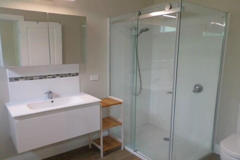 Photo of property in 40 Garden Road, Northland, Wellington, 6012