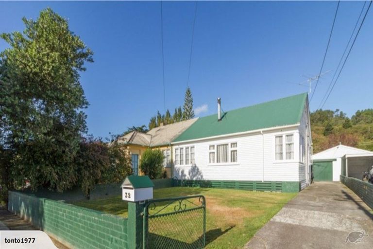 Photo of property in 32 Petherick Street, Taita, Lower Hutt, 5011