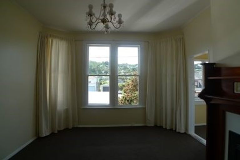 Photo of property in 38 Eden Street, Island Bay, Wellington, 6023
