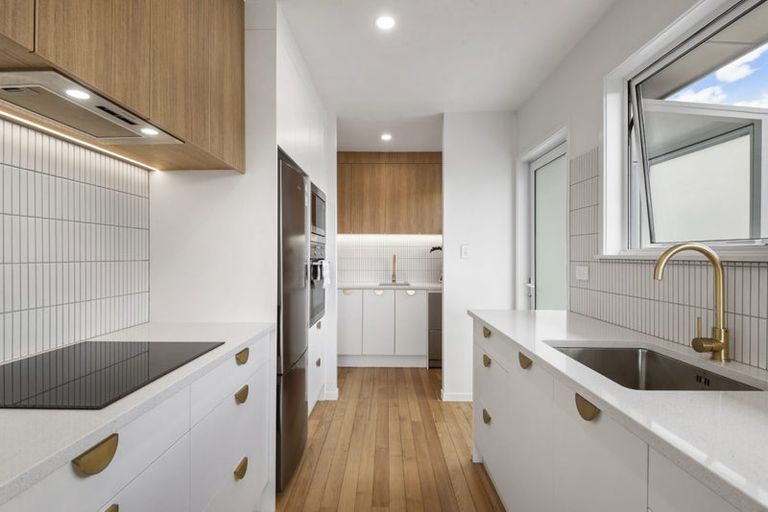 Photo of property in 122a Birkdale Road, Birkdale, Auckland, 0626