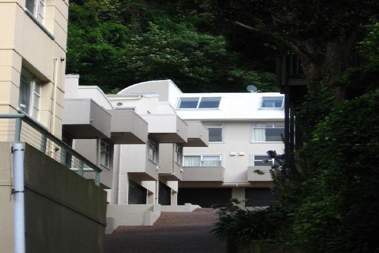 Photo of property in Fernhill Flats, 10/324 The Terrace, Te Aro, Wellington, 6011