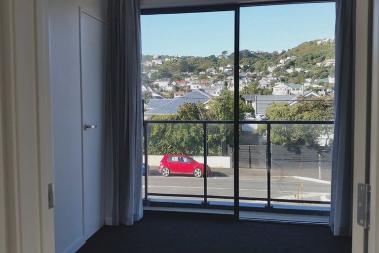 Photo of property in 74u1 Derwent Street, Island Bay, Wellington, 6023