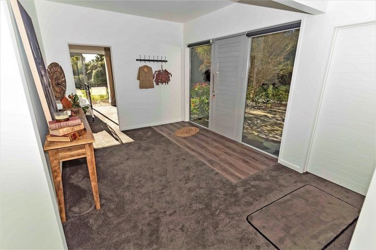 Photo of property in 1 Lakeside Terrace, Westport, 7892