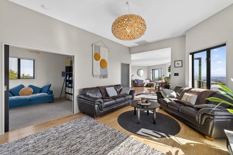 Photo of property in 16 Stoneyridge Close, Mount Pleasant, Christchurch, 8081
