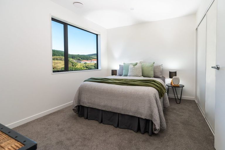 Photo of property in 86 Ara Paiwhenua, Tawa, Wellington, 5028