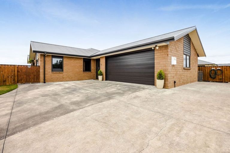 Photo of property in 12 Nikau Place, Hawera, 4610