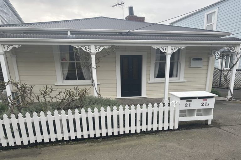Photo of property in 21 Queen Street, Mount Victoria, Wellington, 6011