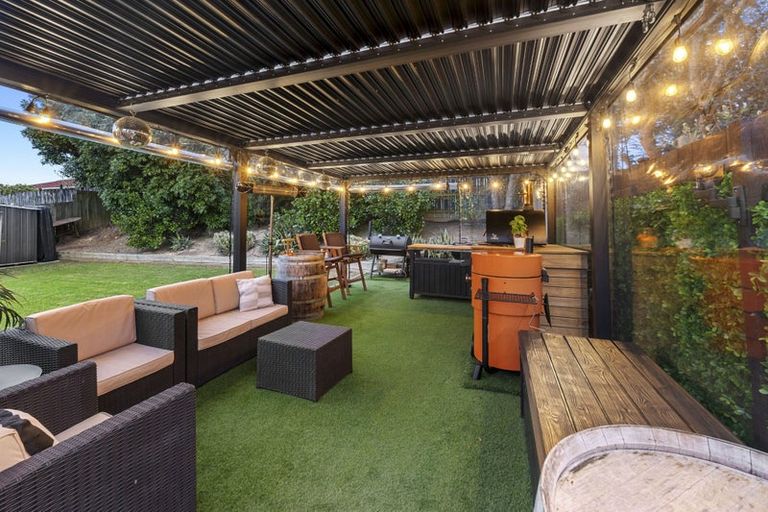 Photo of property in 13 Kurnell Drive, Botany Downs, Auckland, 2010