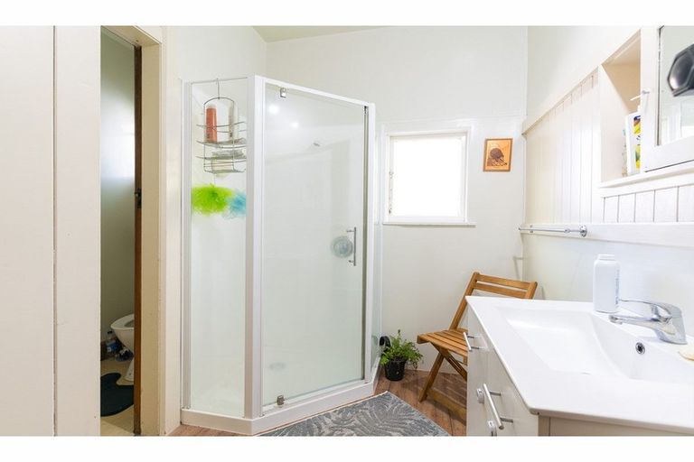 Photo of property in 106 Rattray Street, Riccarton, Christchurch, 8041