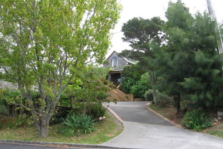 Photo of property in 3 Long Street, Torbay, Auckland, 0630