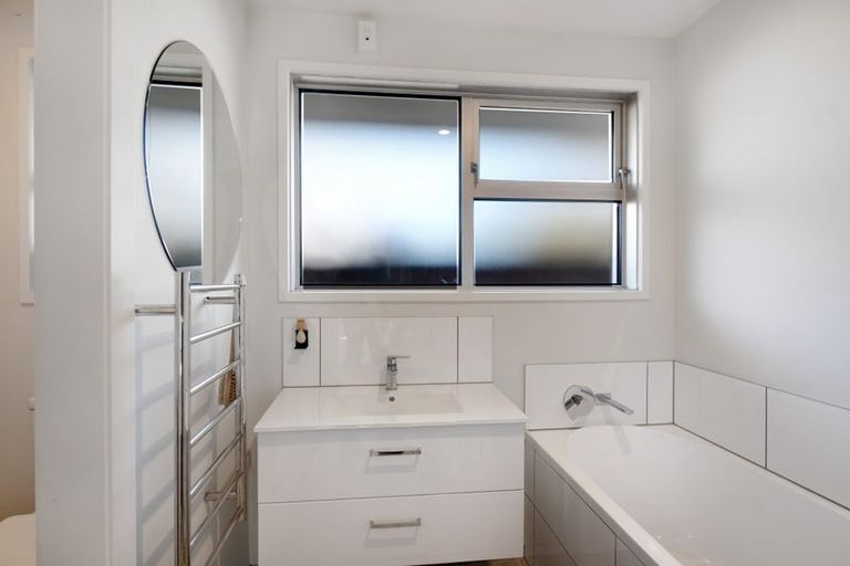 Photo of property in 86 Avonhead Road, Avonhead, Christchurch, 8042