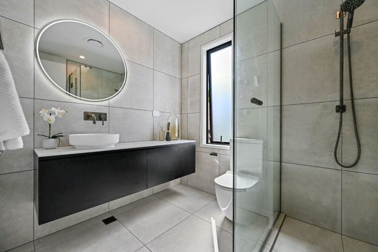 Photo of property in 23u2 Strowan Avenue, Fairfield, Hamilton, 3214