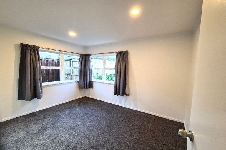 Photo of property in 45 Hogans Road, Glenfield, Auckland, 0629
