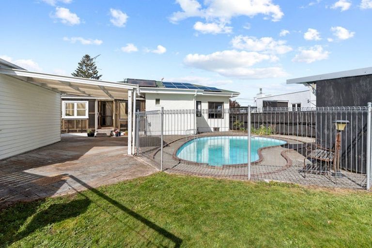 Photo of property in 4 Mckenzie Terrace, Carterton, 5713