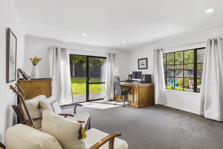 Photo of property in 15 Marendellas Drive, Bucklands Beach, Auckland, 2014