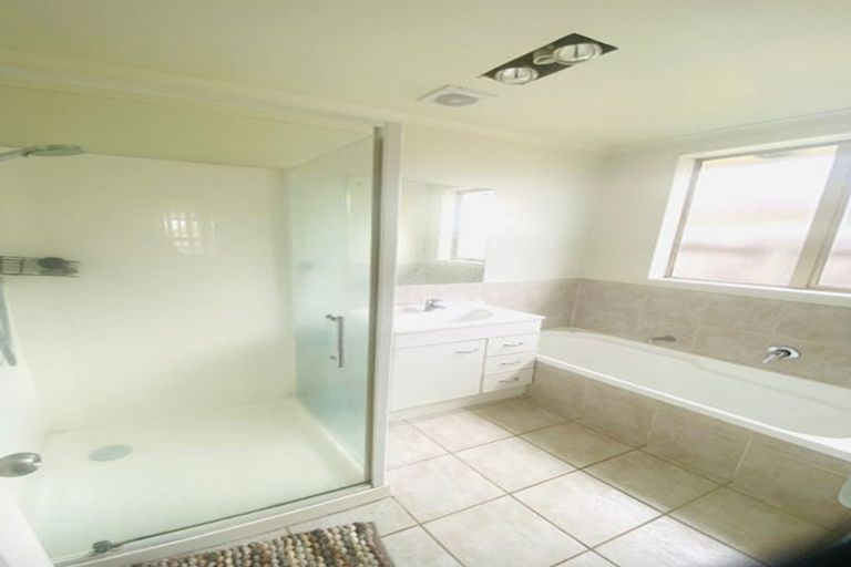 Photo of property in 1 Nykki Place, Papakura, 2110