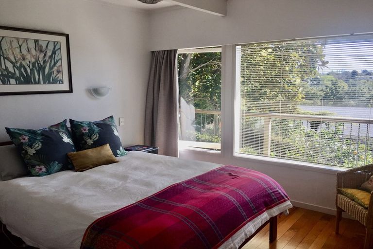 Photo of property in 4 Tranquil Glade, Hillcrest, Auckland, 0627