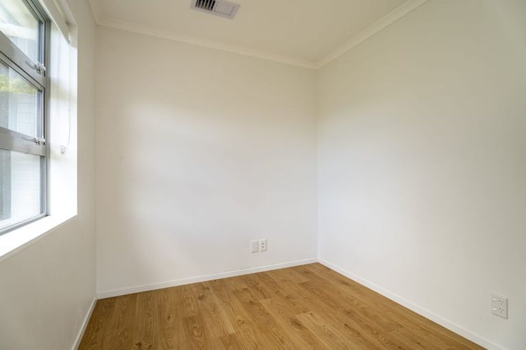 Photo of property in 120 Amesbury Drive, Churton Park, Wellington, 6037