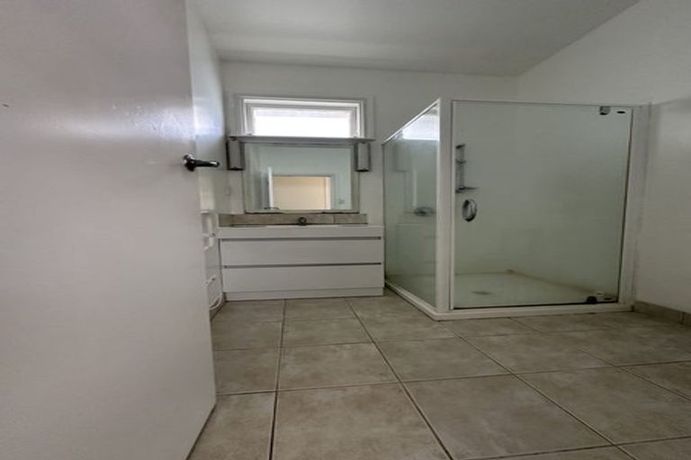 Photo of property in 11 Toru Street, Lyall Bay, Wellington, 6022