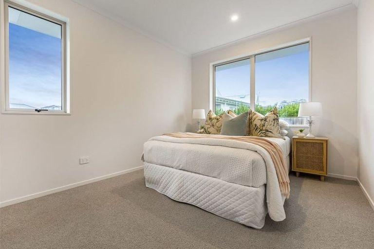 Photo of property in 23 Taikura Avenue, Red Beach, 0932