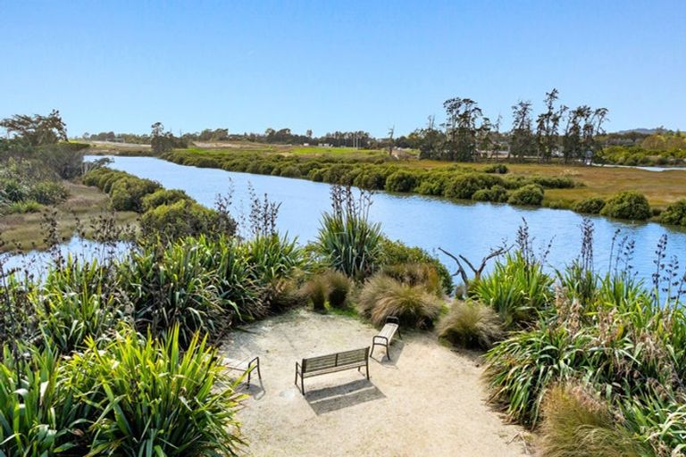 Photo of property in 24 Ahunga Road, Karaka, Papakura, 2113