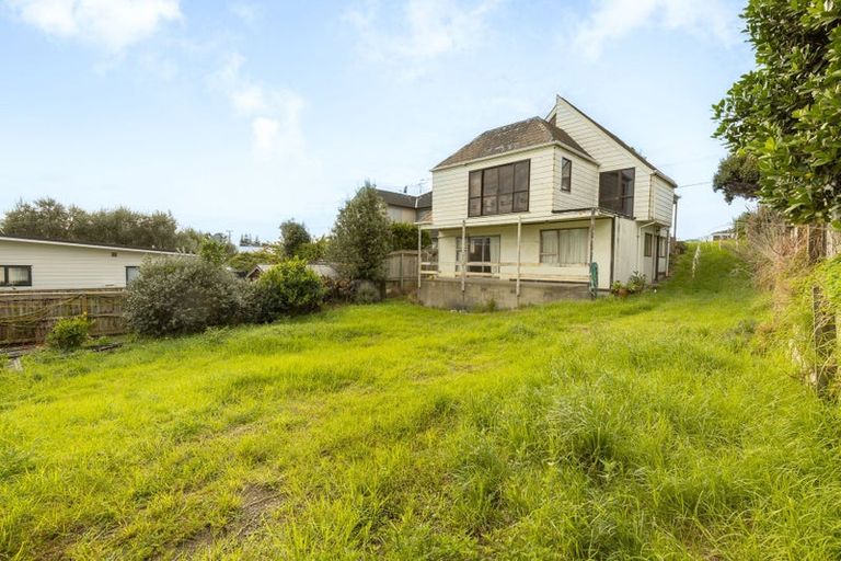 Photo of property in 122 Seaview Road, Paraparaumu Beach, Paraparaumu, 5032
