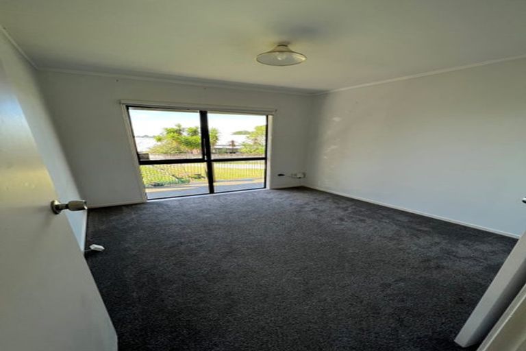 Photo of property in 28 Orton Street, Glenfield, Auckland, 0627