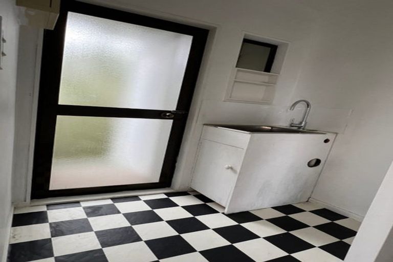 Photo of property in 3/11 Fruitvale Road, New Lynn, Auckland, 0600