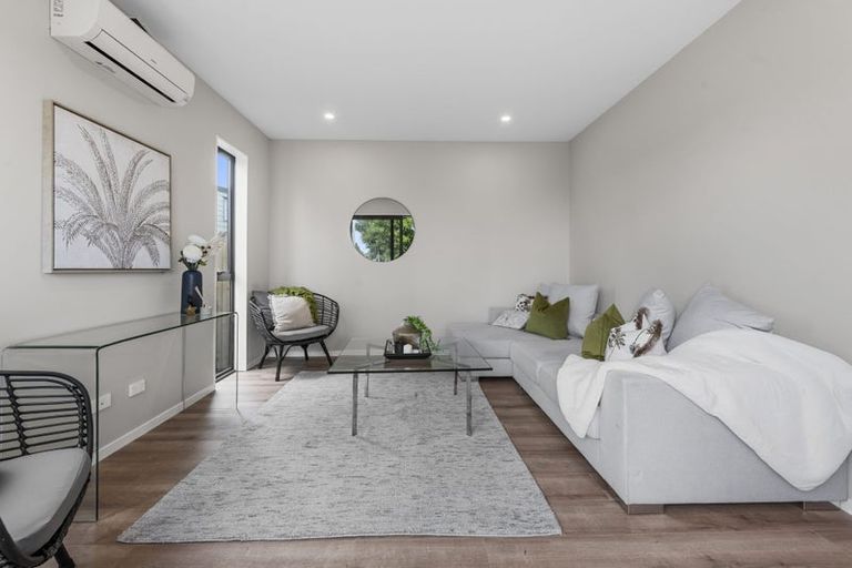Photo of property in 50 Sandgate Avenue, Botany Downs, Auckland, 2010