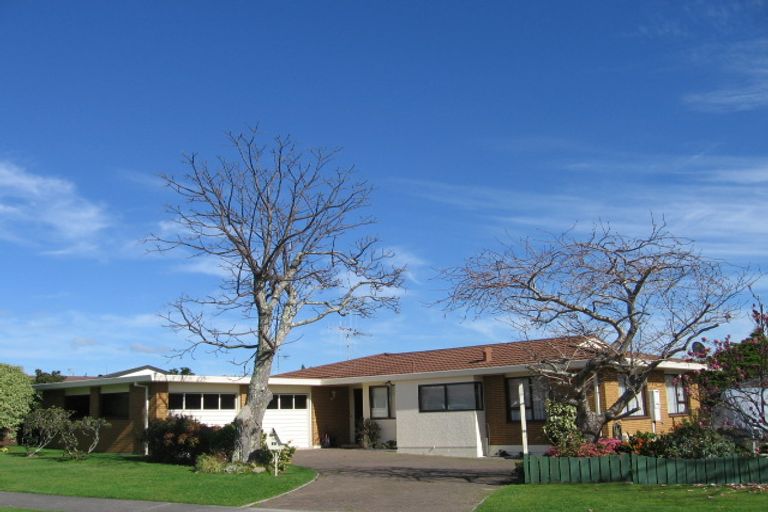 Photo of property in 35 Clivedene Street, Matua, Tauranga, 3110