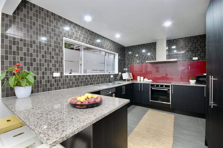 Photo of property in 21a Kia Ora Road, Beach Haven, Auckland, 0626