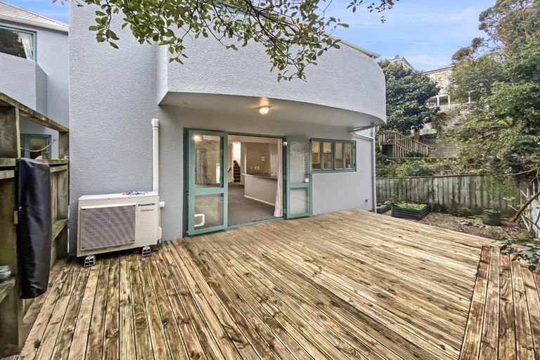 Photo of property in 7 Oak Grove, Mount Cook, Wellington, 6011