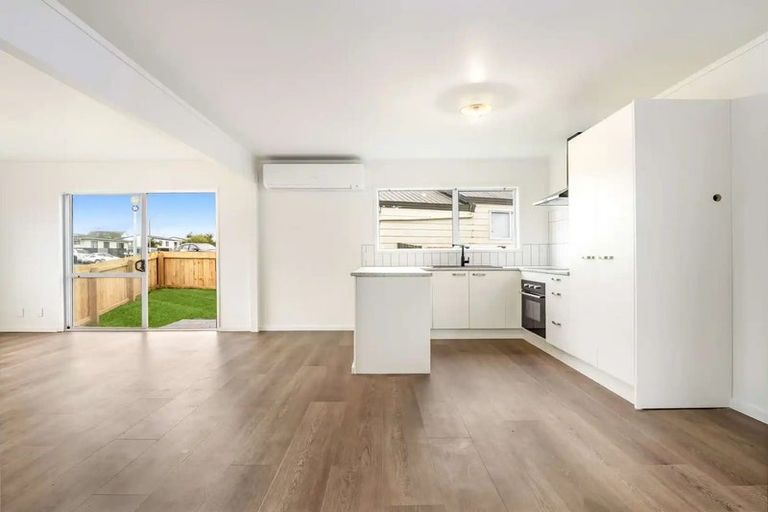 Photo of property in 1/24 Solveig Place, Randwick Park, Auckland, 2105