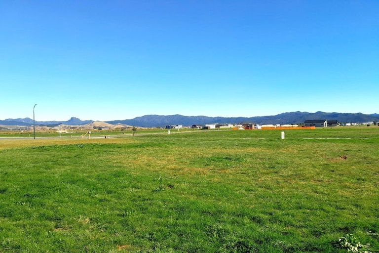 Photo of property in 102 Karearea Way, Matarangi, 3592