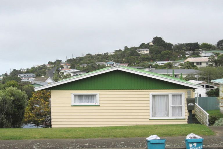 Photo of property in 49 Stewart Drive, Newlands, Wellington, 6037