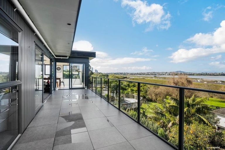 Photo of property in 68 Mcbreen Avenue, Northcote, Auckland, 0627