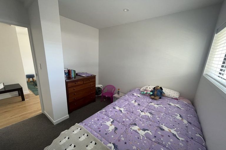 Photo of property in 2/12 Beechwood Road, Rothesay Bay, Auckland, 0630