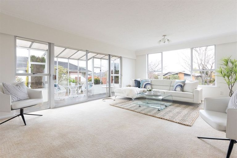 Photo of property in 6 Camberwell Place, Avonhead, Christchurch, 8042