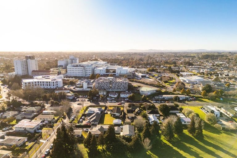 Photo of property in 3a Sandleigh Road, Hamilton Lake, Hamilton, 3204