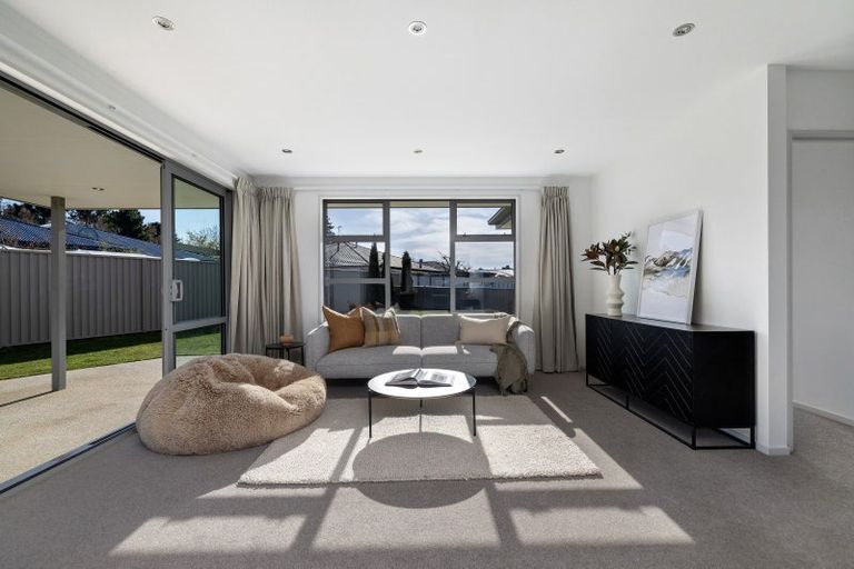 Photo of property in 12 Crabbe Place, Cromwell, 9310