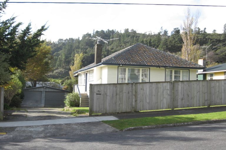 Photo of property in 43 Hay Street, Naenae, Lower Hutt, 5011