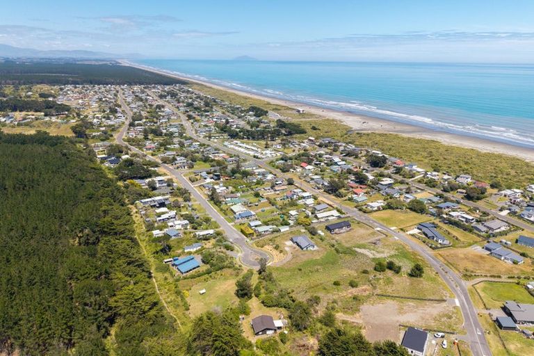 Photo of property in 184-190 Kahukura Avenue, Waitarere Beach, Levin, 5510