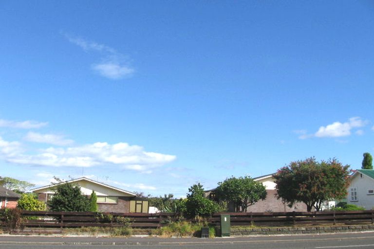 Photo of property in 2/3204 Great North Road, New Lynn, Auckland, 0600