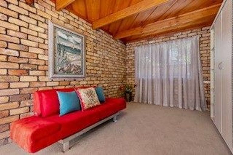 Photo of property in 68 Pah Road, Cockle Bay, Auckland, 2014