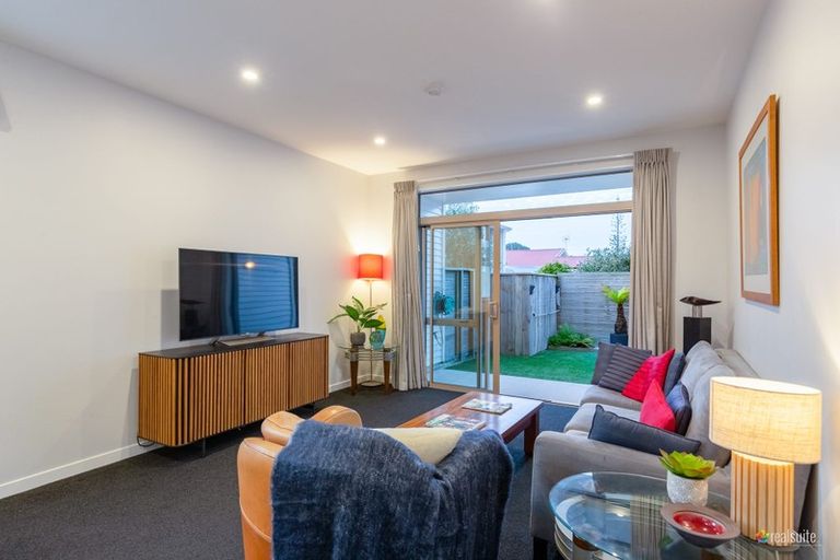 Photo of property in 1/24 Tamar Street, Island Bay, Wellington, 6023