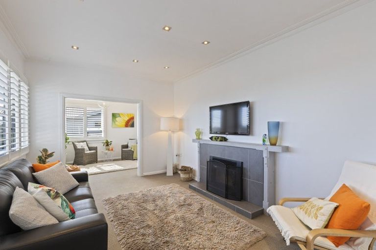 Photo of property in 11 Waimea Street, Westown, New Plymouth, 4310