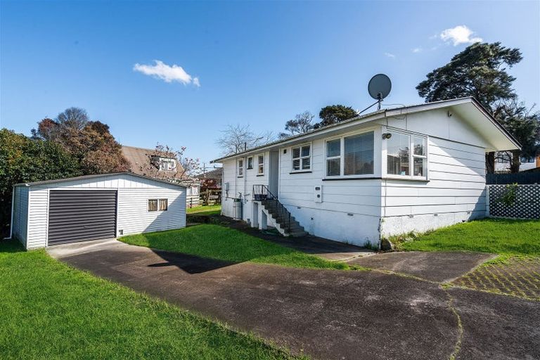 Photo of property in 18 Dellwood Avenue, Henderson, Auckland, 0612