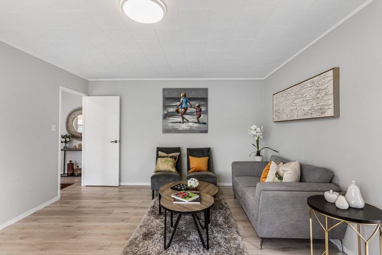 Photo of property in 54 Sikkim Crescent, Clover Park, Auckland, 2019
