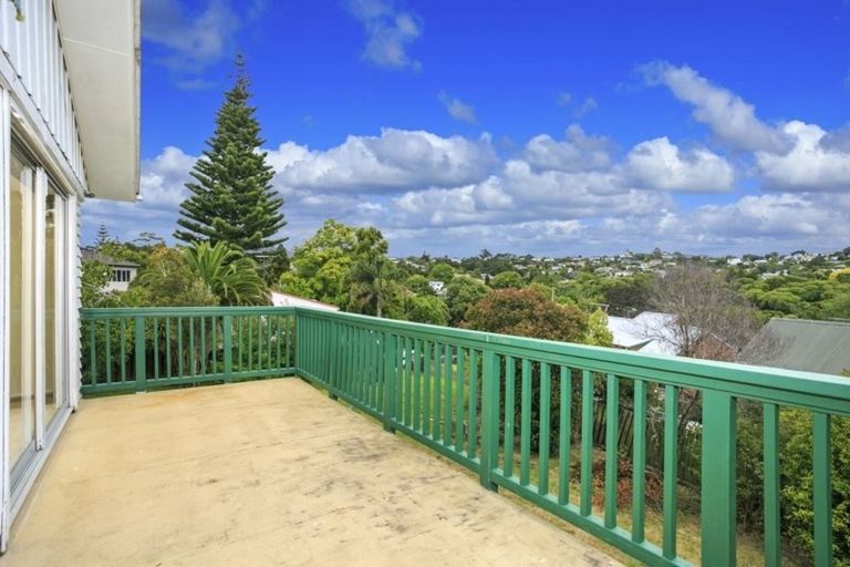Photo of property in 14 Shanaway Rise, Hillcrest, Auckland, 0627